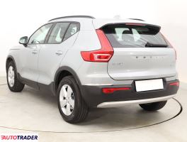 Volvo XC40 2025 2.0 160 KM