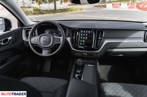 Volvo XC60 2022 2.0 194 KM