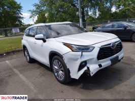 Toyota Highlander 2022 3