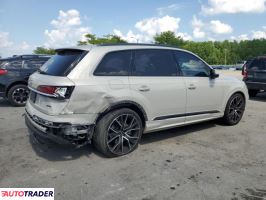Audi Q7 2021 3