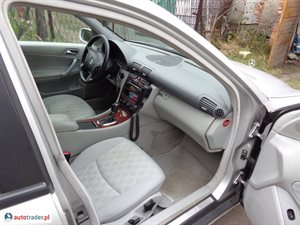 Mercedes 220 2002 2.1 143 KM Mercedes 220 2002 2.1 143 KM