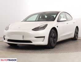 Tesla Model 3 2021 490 KM