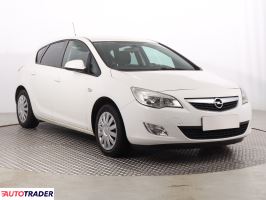 Opel Astra 2011 1.4 138 KM