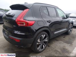 Volvo XC40 2025 2