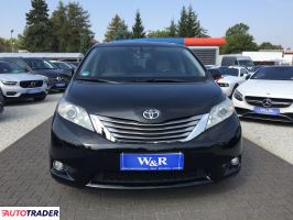 Toyota Sienna 2015 3.5 266 KM