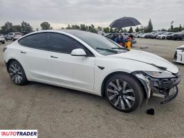 Tesla Model 3 2025