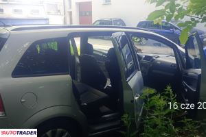 Opel Zafira 2013 1.8 140 KM