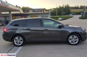 Peugeot 308 2021 1.5 130 KM