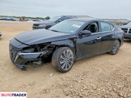 Nissan Altima - zobacz ofertę