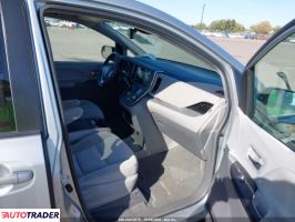 Toyota Sienna 2019 3