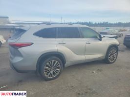 Toyota Highlander 2022 3