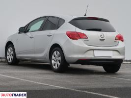 Opel Astra 2015 1.6 108 KM