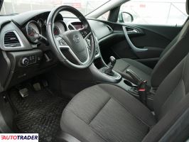 Opel Astra 2014 1.4 100 KM