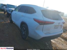 Toyota Highlander 2021 3