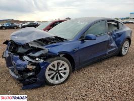 Tesla Model 3 - zobacz ofertę