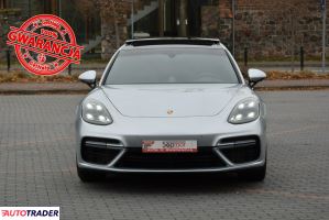 Porsche Panamera 2019 4.0 550 KM