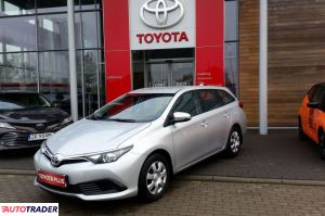 Toyota Auris 2016 1.6 132 KM Toyota Auris 2016 1.6 132 KM