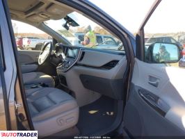 Toyota Sienna 2020 3