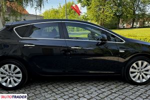 Opel Astra 2014 1.4 120 KM