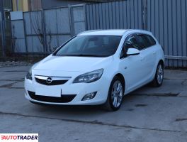 Opel Astra 2011 1.4 138 KM