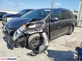 Toyota Sienna 2019 3