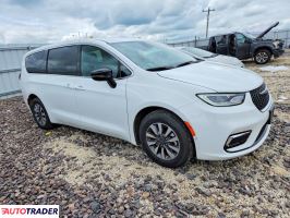 Chrysler Pacifica 2025 3