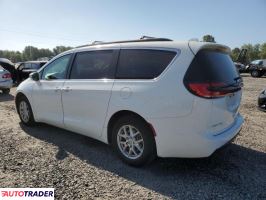 Chrysler Pacifica 2022 3