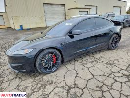 Tesla Model 3 - zobacz ofertę