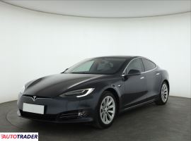 Tesla Model S 2018 517 KM