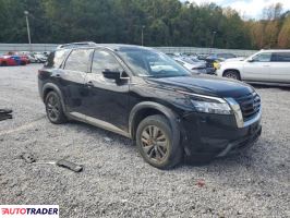 Nissan Pathfinder 2022 3