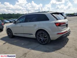 Audi Q7 2021 3