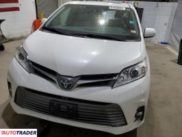 Toyota Sienna 2019 3
