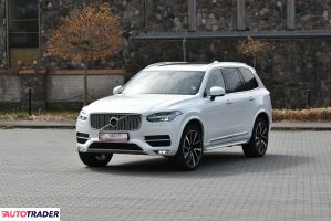 Volvo XC90 2018 2.0 235 KM
