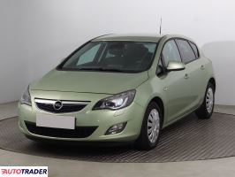 Opel Astra 2011 1.4 138 KM