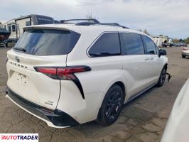 Toyota Sienna 2024 2