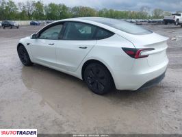 Tesla Model 3 2025