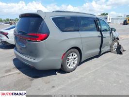 Chrysler Pacifica 2022 3
