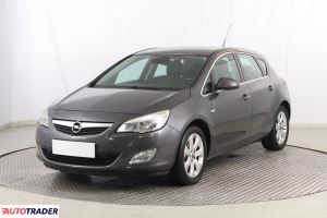 Opel Astra 2010 2.0 158 KM