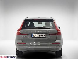 Volvo XC60 2024 2.0 197 KM