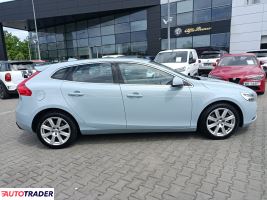 Volvo V40 2018 1.5 152 KM