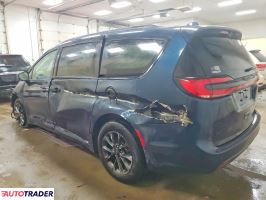 Chrysler Pacifica 2021 3
