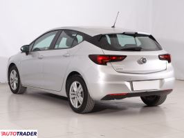 Opel Astra 2020 1.2 108 KM