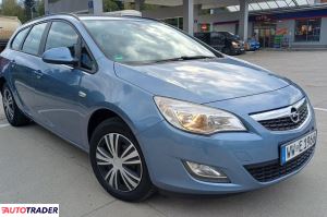 Opel Astra 2011 1.4 140 KM
