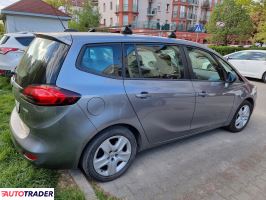 Opel Zafira 2017 1.4 140 KM