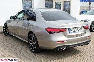 Mercedes E-klasa 2023 2.0 200 KM