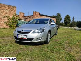 Opel Astra 2013 1.7 130 KM