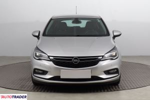 Opel Astra 2018 1.4 123 KM