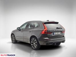 Volvo XC60 2023 2.0 197 KM