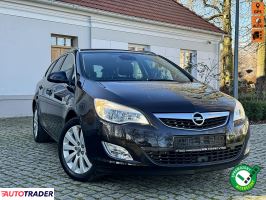Opel Astra 2011 1.4 120 KM