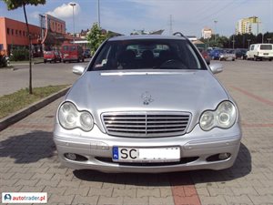 Mercedes 220 2003 2.2 143 KM Mercedes 220 2003 2.2 143 KM